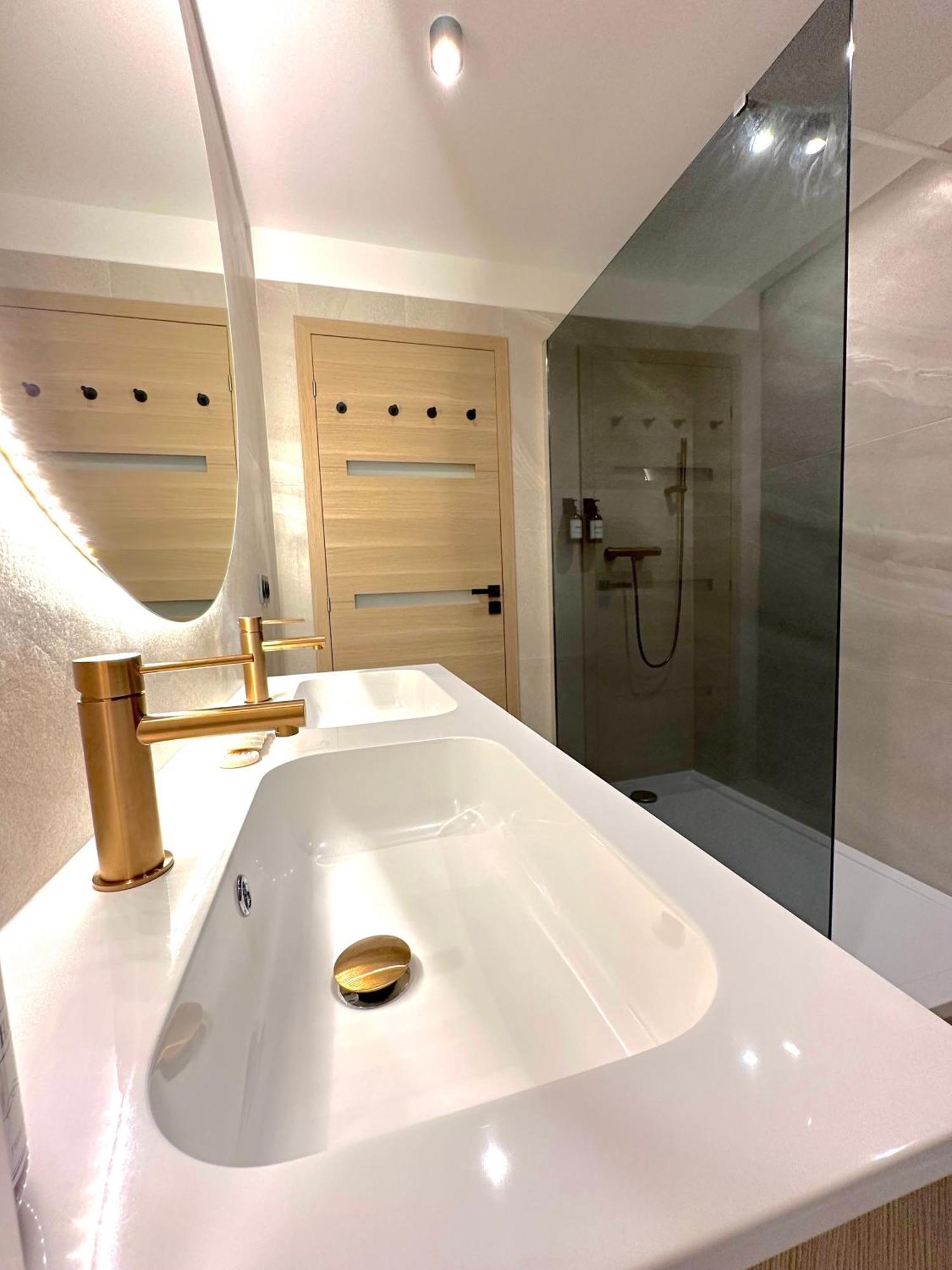 Gpf1 Monaco # - 6 Persons - Hypercenter - Private Parking - Full Renovated - 2 Bedrooms - Clim - Fast Wifi - Sun And *