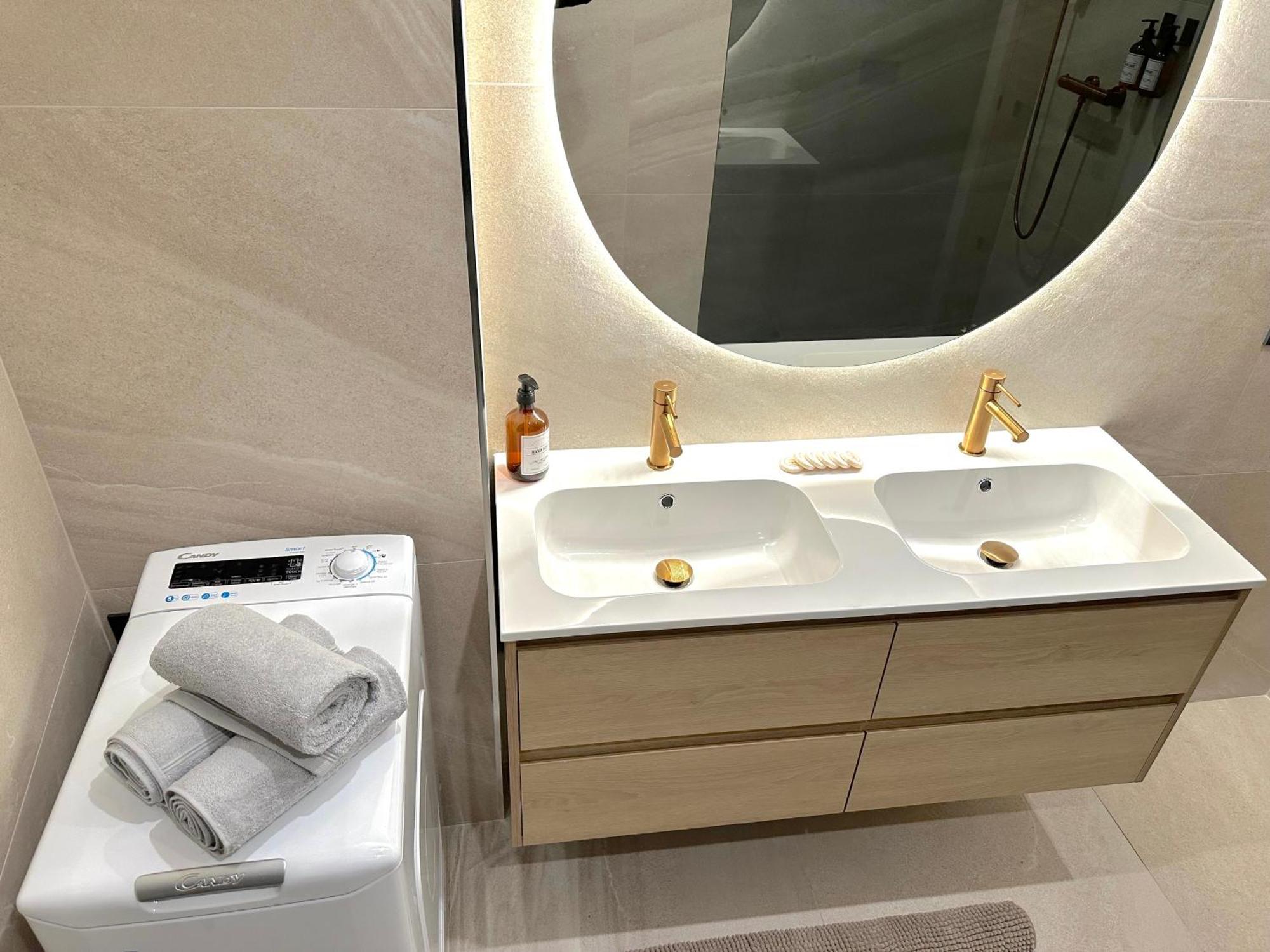 Gpf1 Monaco # - 6 Persons - Hypercenter - Private Parking - Full Renovated - 2 Bedrooms - Clim - Fast Wifi - Sun And