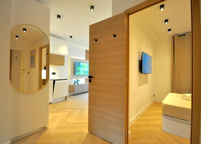 Gpf1 Monaco # Menton - 6 Persons - Hypercenter - Private Parking - Full Renovated - 2 Bedrooms - Clim - Fast Wifi - Sun And Beach