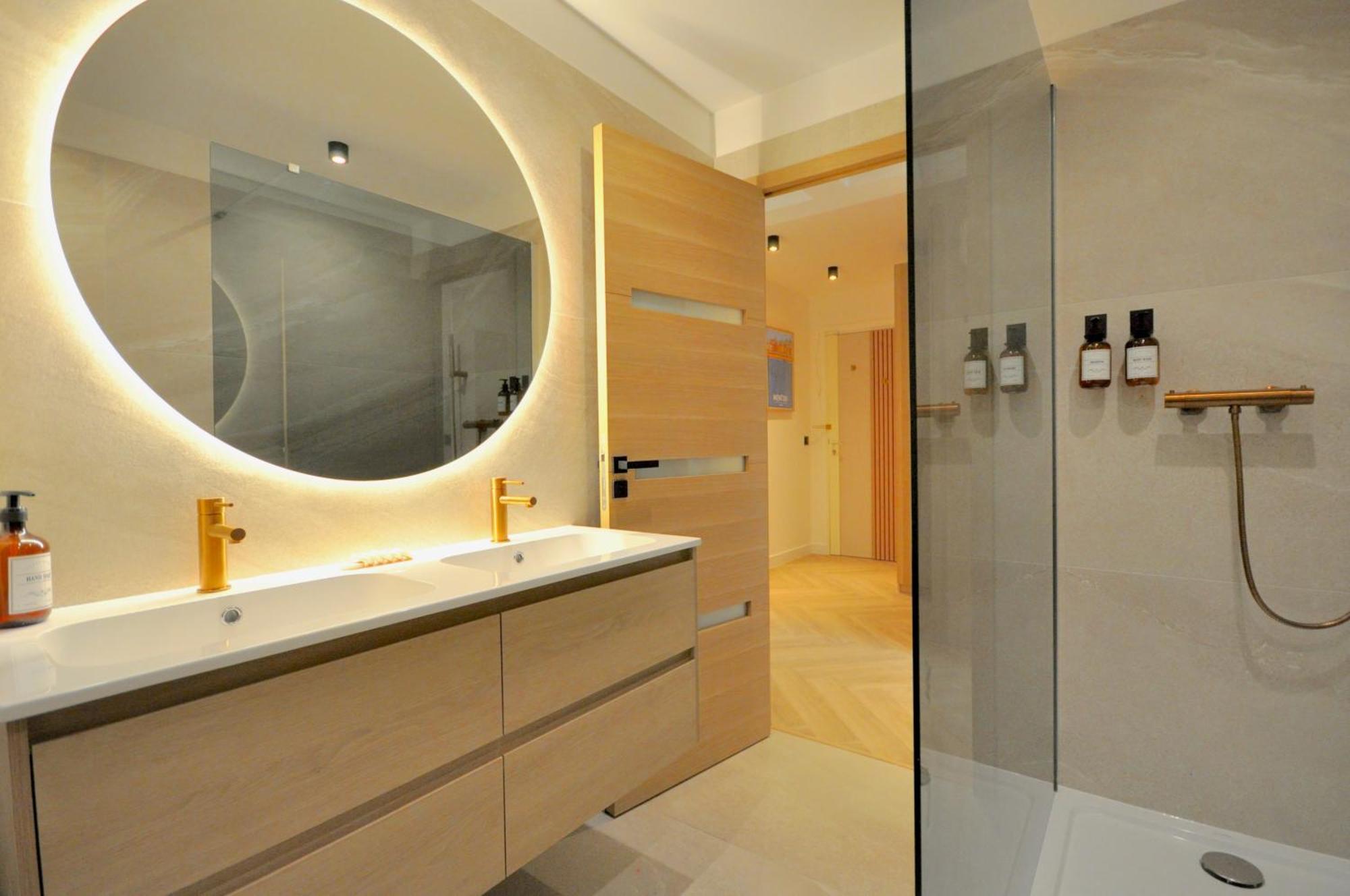Gpf1 Monaco # - 6 Persons - Hypercenter - Private Parking - Full Renovated - 2 Bedrooms - Clim - Fast Wifi - Sun And Apartment Menton