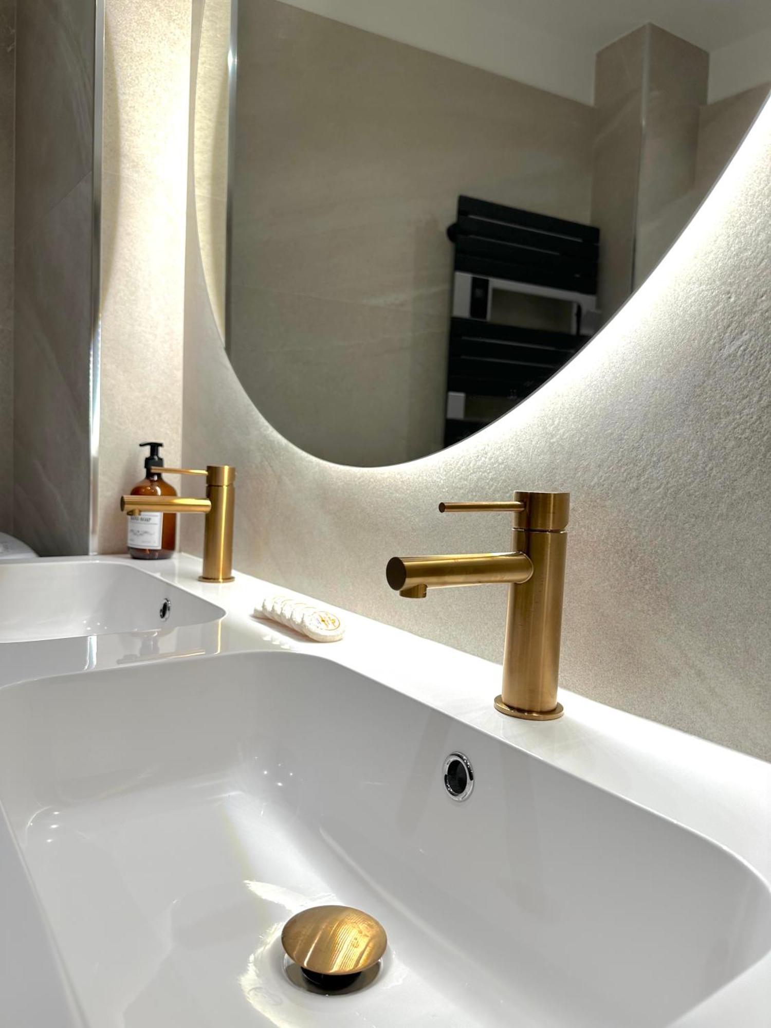 Gpf1 Monaco # - 6 Persons - Hypercenter - Private Parking - Full Renovated - 2 Bedrooms - Clim - Fast Wifi - Sun And * Menton