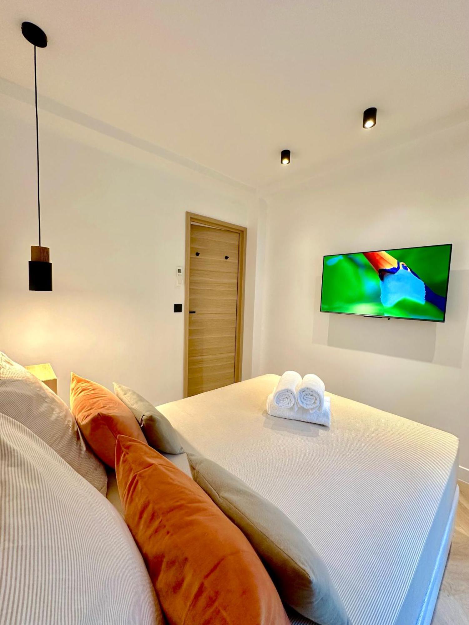 Apartment Gpf1 Monaco # - 6 Persons - Hypercenter - Private Parking - Full Renovated - 2 Bedrooms - Clim - Fast Wifi - Sun And Menton